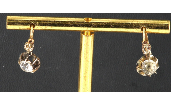 Paire de BO dormeuses anciennes en or ja