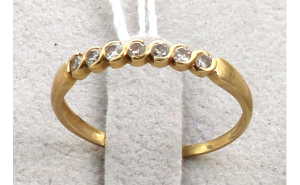 1/2 alliance en or jaune 18 cts sertie d