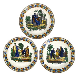 Trois assiettes parlantes en faïence fin