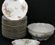 Service de table ancien en porcelaine à 