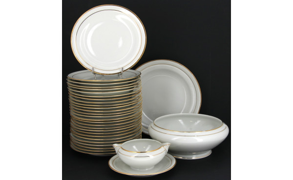 Service de table en porcelaine blanche e