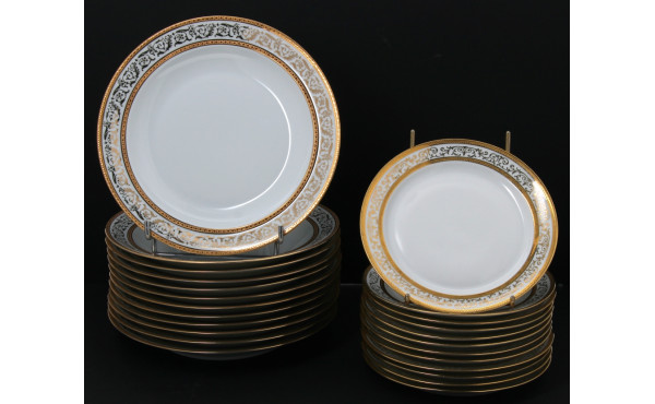 LIMOGES - Service de table en porcelaine