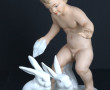 Groupe en porcelaine et biscuit, figuran
