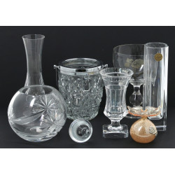 Lot de verreries : 6 vases dont un forme