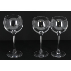 11 verres à eau et 11 verres à vin en cr