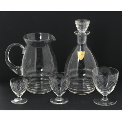 Petit service de verres anciens en crist