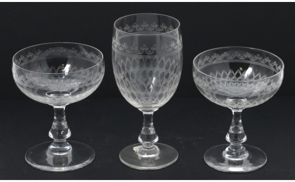 11 coupes à champagne anciennes en crist