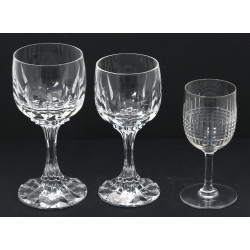 Lot de verres : 7 verres à vin en crista