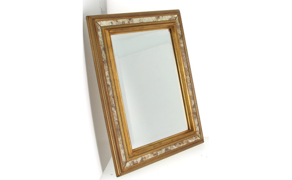 Miroir rectangulaire, encadrement doré, 