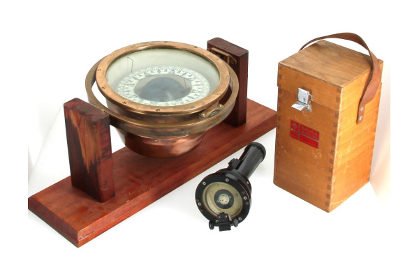 Thème MARINE - Compas de marine sur card