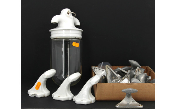 Lampe d'atelier années 50 en porcelaine 