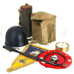 Lot d'éléments d'uniformes de soldat, ce