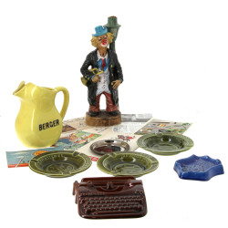 Thème PUBLICITAIRE - Lot comprenant un p