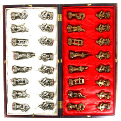 Jeu d'échec dans un coffret en bois garn