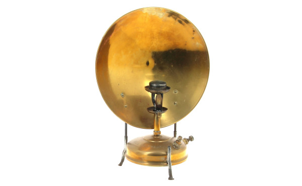Ancienne lampe à pression avec parabole,