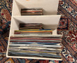Lot de disques vinyles 33 et 45 tours