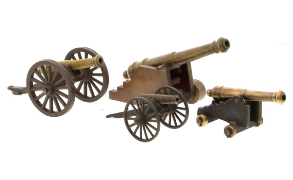 4 canons miniatures de 13 à 21 cm