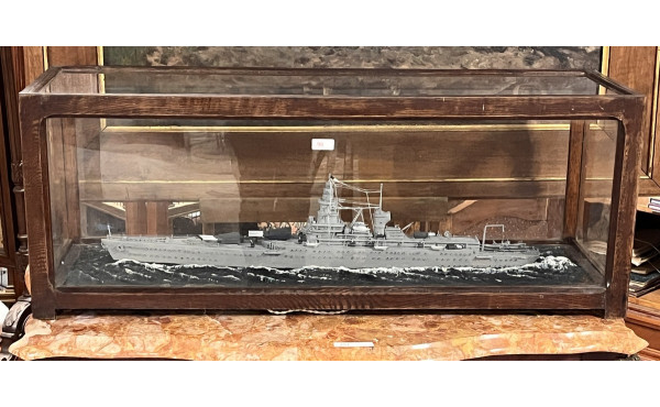 Maquette du navire de guerre LE RICHELIE