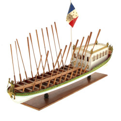 Maquette artisanale du canot de l'Empere