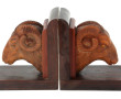 Paire de serre-livres en bois sculpté en