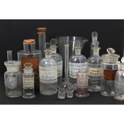 Lot de verrerie de pharmacie ancienne (a