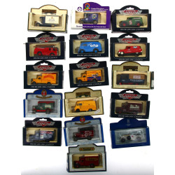 Lot de 16 petites voitures en BO