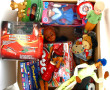 Carton de jouets vintages divers dont po