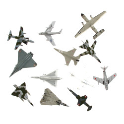 Collection d'avions de chasse 9 à 13 cm 
