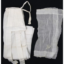 Lot de linge ancien comprenant 15 bavoir