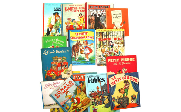 Lot de BD anciennes dont livres à systèm