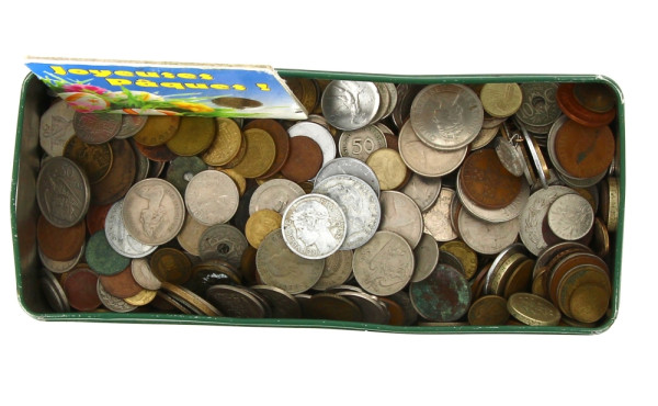 Vrac de monnaies du monde diverses env 5