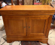 Buffet en merisier style Louis Philippe 