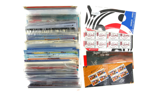 Caisse bien garnie d'émissions communes 