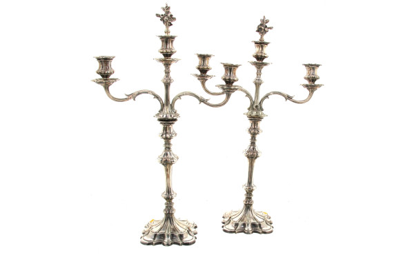 Importante paire de candélabres à deux b