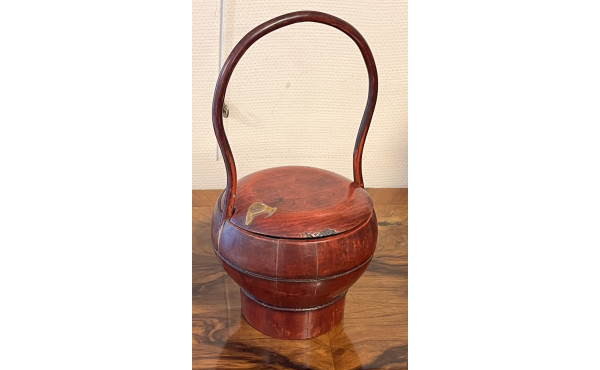 Panier ancien en bois laqué, cachet de c