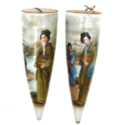 JAPON - Paire de vases d'applique en por