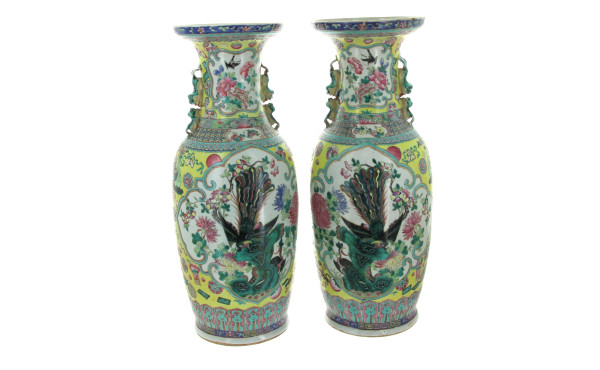 CHINE XIXème - Paire de grands vases bal