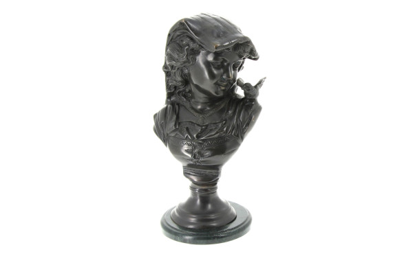 "Jeune fille à l'oiseau", sujet en bronz