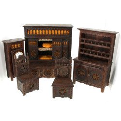 Ensemble de mobilier breton miniature : 