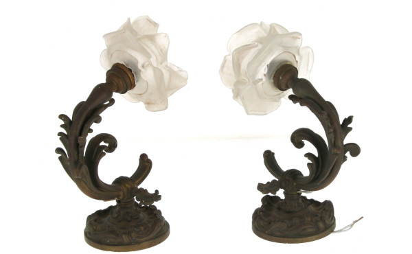 Paire d'appliques en bronze décor rocail