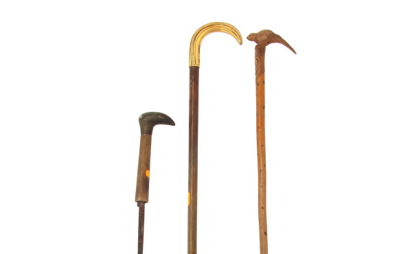 Lot de 3 cannes anciennes : une à pommea