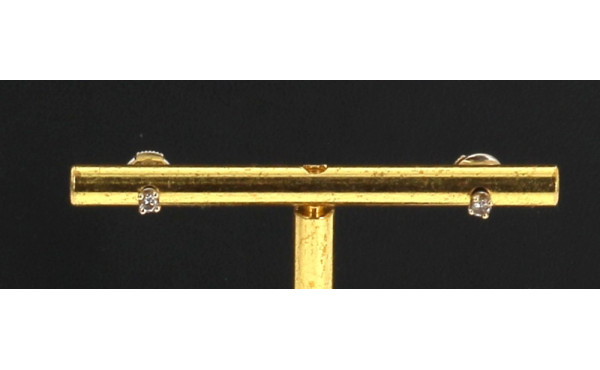 Paire de puces d'oreilles serties chacun