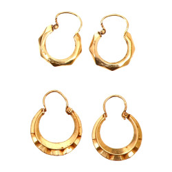 Deux paires de BO style créoles en or ja