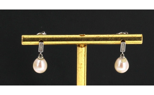 Paire de BO "Ma Perle" en or blanc serti