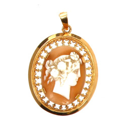 Pendentif en or jaune 18 cts, poinçon tê