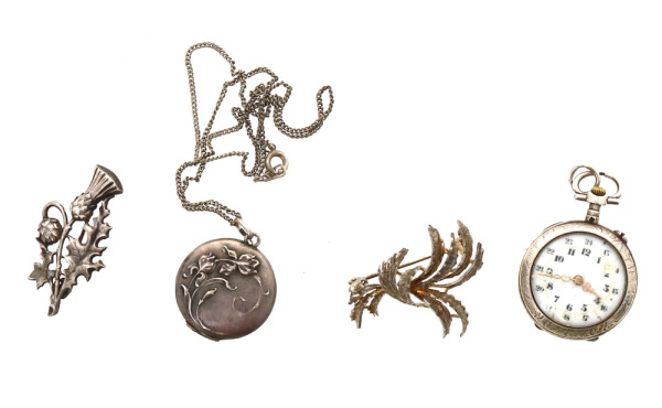 Petit lot de bijoux en argent : pendenti