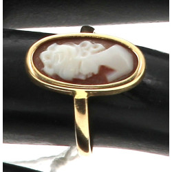 Bague en or jaune 18 cts, poinçon tête d