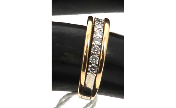 Demi-alliance en or jaune 18 cts sertie 