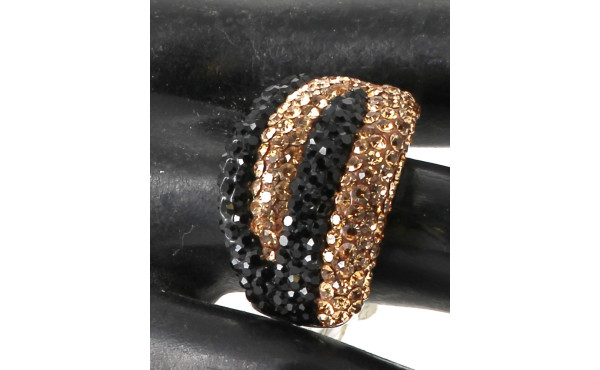 Bague fantaisie en métal et strass noir 