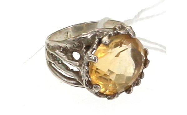 Bague de créateur de forme assymétrique 